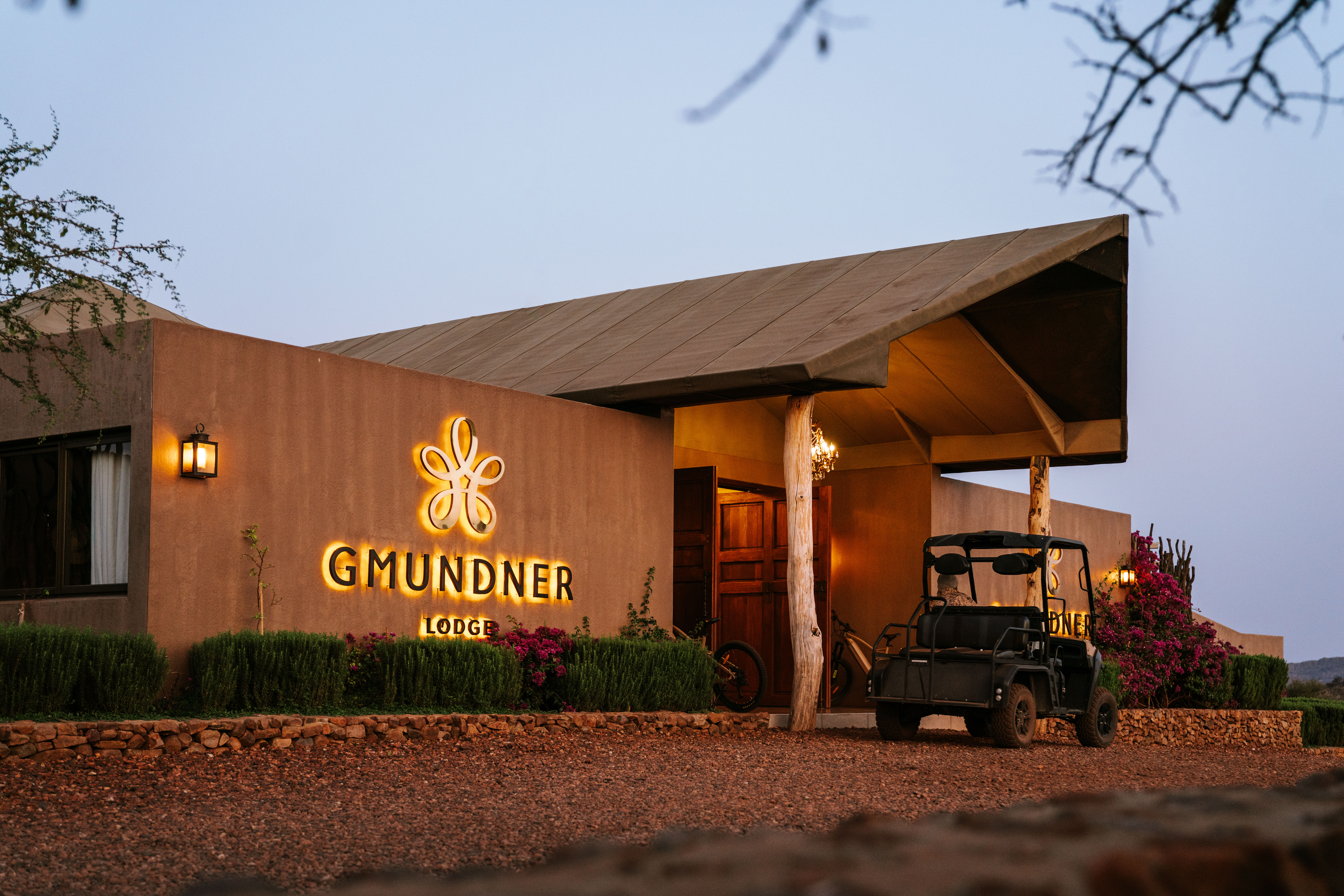 Eingangsbereich der Gmundner Lodge in Namibia