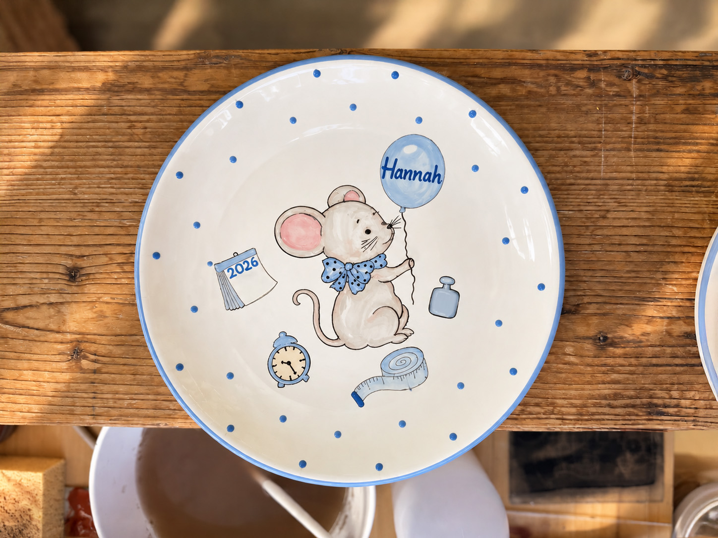 Kindergeschirr mit einer Maus in der Mitte