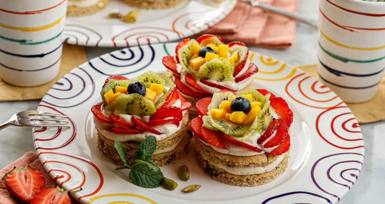 Gmundner-Keramik_Bunte-Obst-Toertchen_Mein-leckeres-Leben-8-1260x670-c.jpg Gmundner-Keramik_Bunte-Obst-Toertchen_Mein-leckeres-Leben-8-1260x670-c.jpg