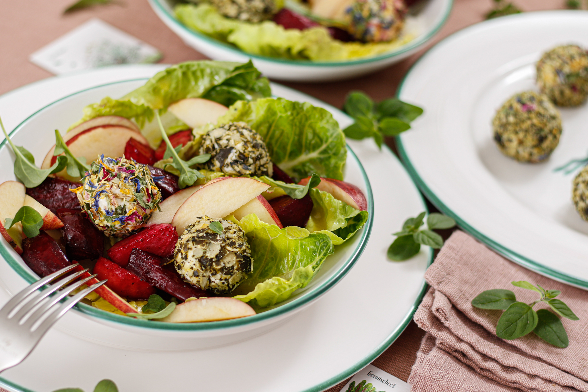 Gmundner Keramik_Herbst Salat mit Frischkase-Ballchen und rote Ruben_Mein leckeres Leben-1